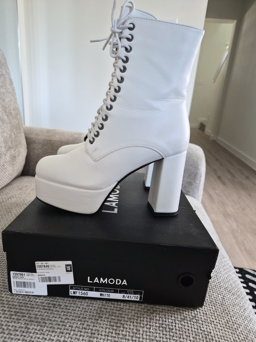 LAModa White Lace-Up Platform Block Heel Boots
